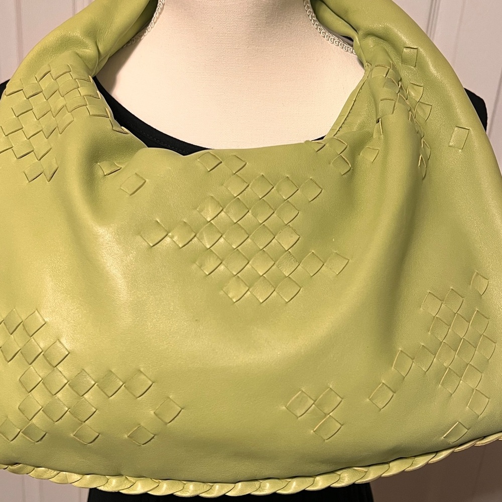 Bottega Veneta Green Textured Hobo Bag with dust bag. - Picture 3 of 14